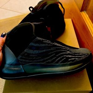 COPY - Yeezy Adidas QNTM Onyx/Onyx